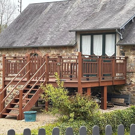 Gites In Le Neufbourg -Mortain 外观 照片
