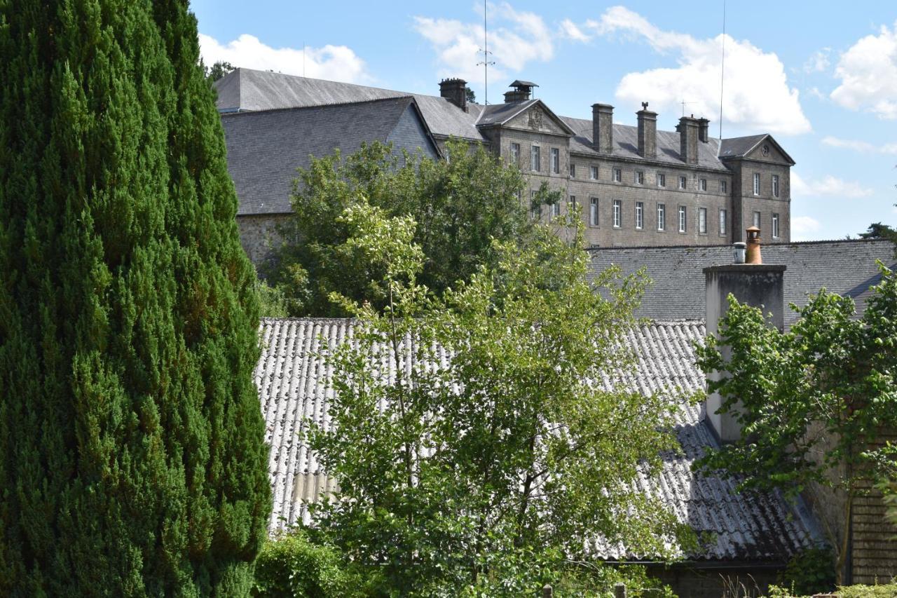 Gites In Le Neufbourg -Mortain 外观 照片