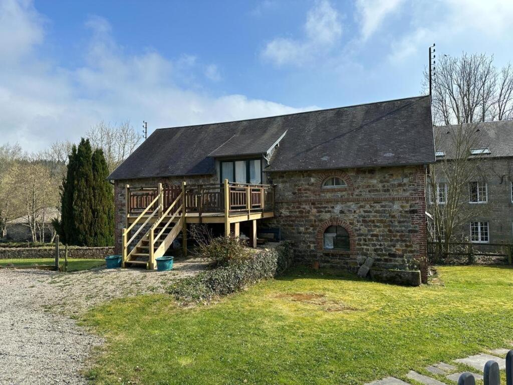 Gites In Le Neufbourg -Mortain 外观 照片